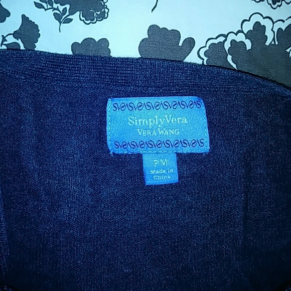 #437Simply Vera Vera Wang. Size: PM(Petite Medium) - Picture 3 of 5